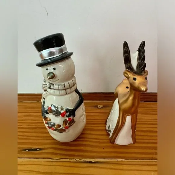 Fitz and Floyd Holiday Salt and Pepper Shakers - Picture 3 of 7